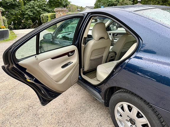 Volvo S60 7 of 12