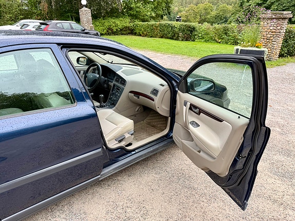 Volvo S60 10 of 12