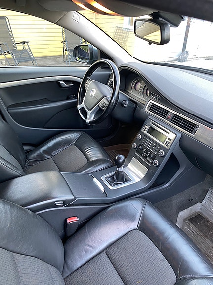 Volvo V70 8 of 10