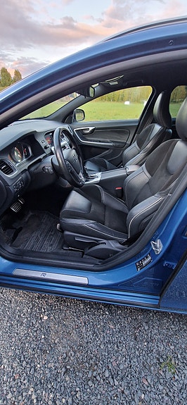 Volvo V60 4 of 5