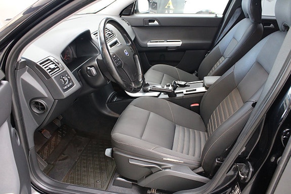 Volvo V50 6 of 12