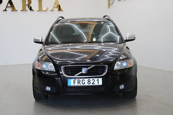 Volvo V50 2 of 12