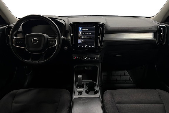 Volvo XC40 12 of 27