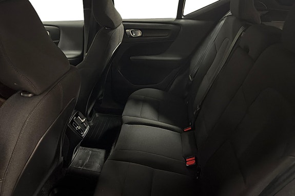 Volvo XC40 14 of 27