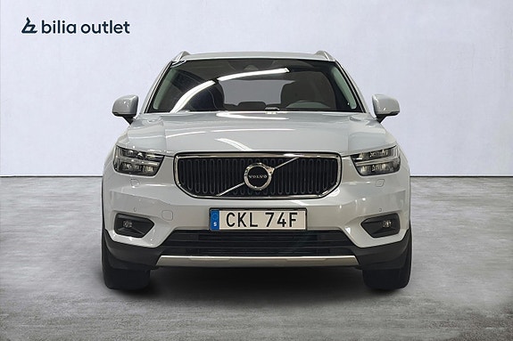 Volvo XC40 3 of 27