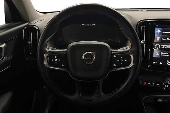 Volvo XC40 16 of 27