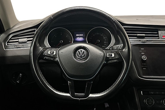 Volkswagen Tiguan 16 of 26