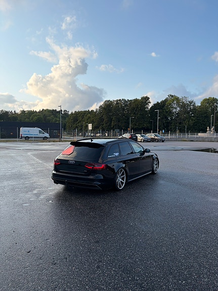 Audi A4 5 of 13