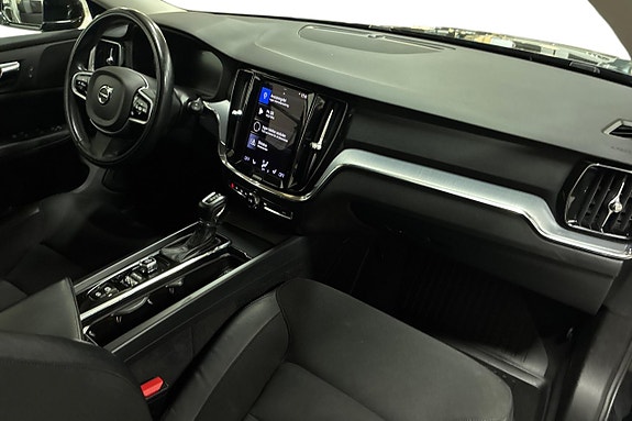 Volvo V60 15 of 28