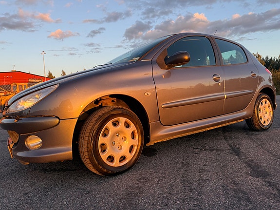 Peugeot 206 4 of 25