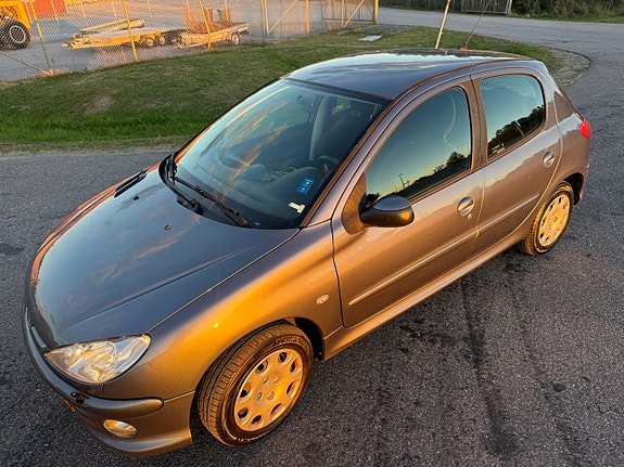 Peugeot 206 3 of 25