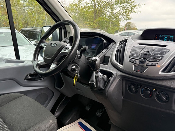 Ford Transit 25 of 26