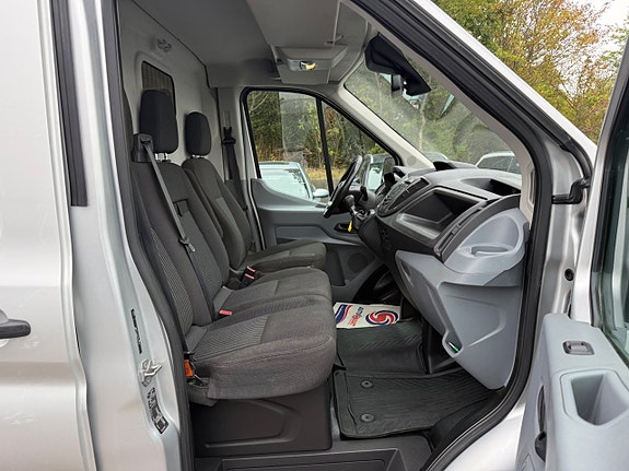 Ford Transit 9 of 26