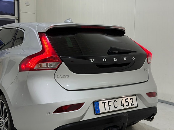 Volvo V40 4 of 14