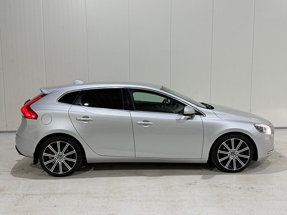 Volvo V40 6 of 14