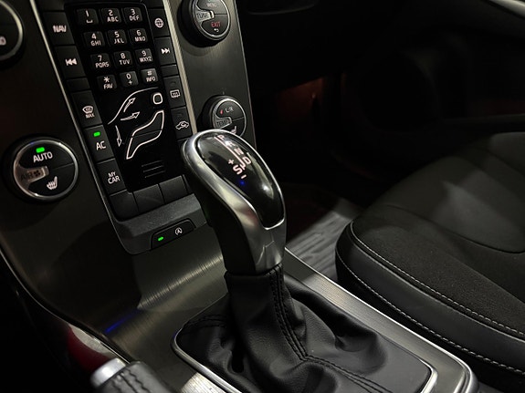Volvo V40 13 of 14