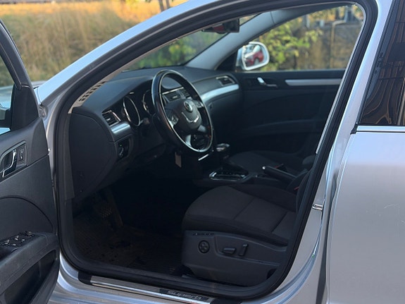 Skoda Superb 6 of 8