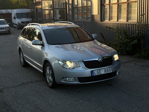 Skoda Superb 3 of 8