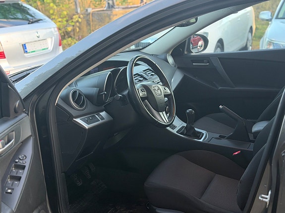 Mazda 3 6 of 9