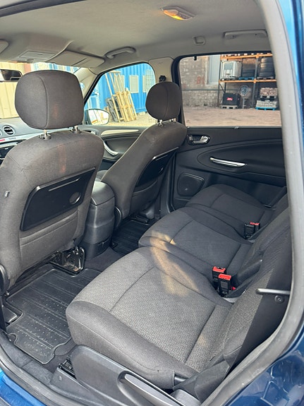 Ford S-MAX 2 of 3