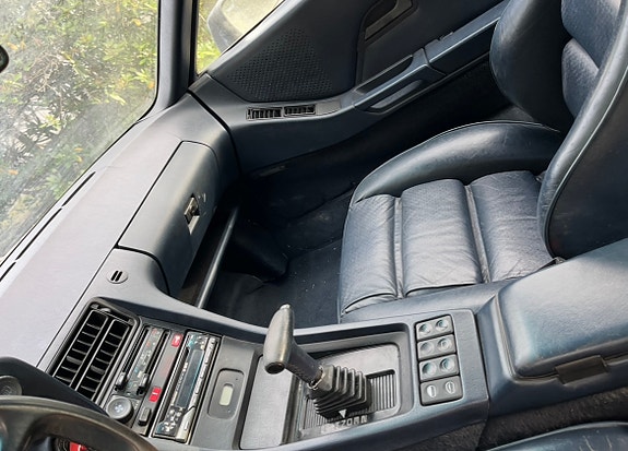 Porsche 928 6 of 8