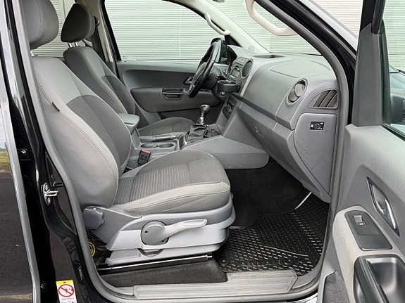 Volkswagen Amarok 19 of 22