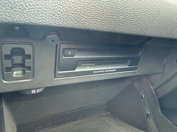 Volkswagen Passat Alltrack 16 of 22