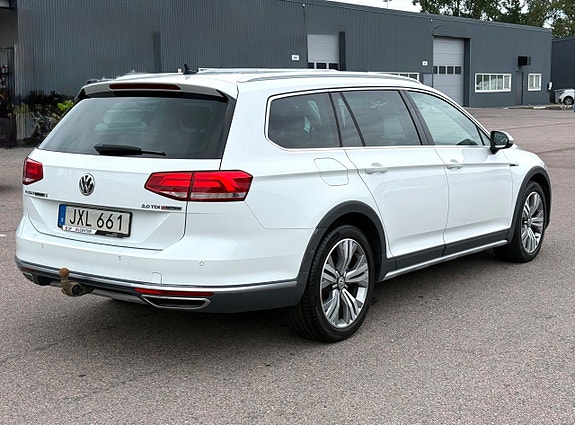 Volkswagen Passat Alltrack 6 of 22