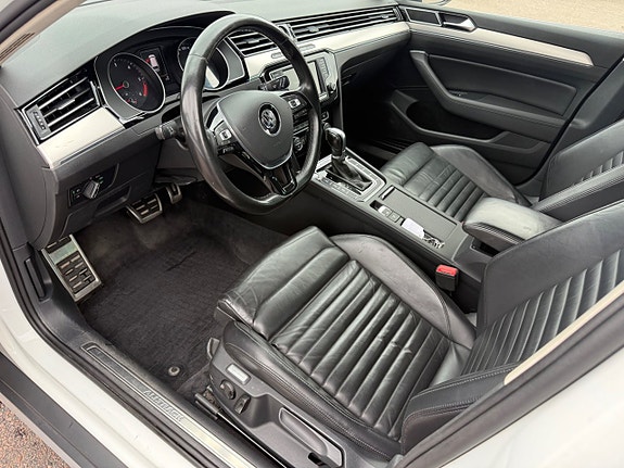 Volkswagen Passat Alltrack 8 of 22