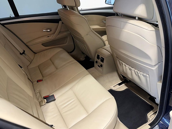 BMW 523i 16 of 22