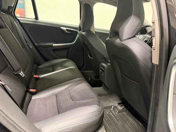 Volvo V60 15 of 23