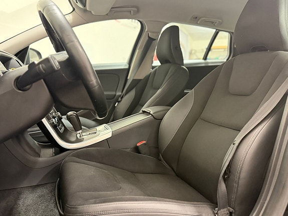 Volvo V60 18 of 23