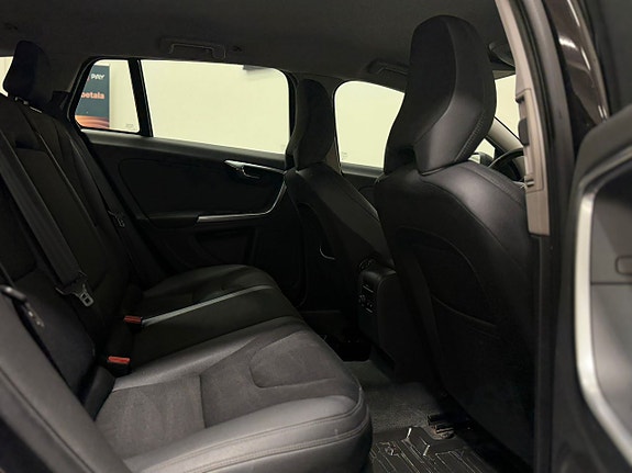 Volvo V60 13 of 23
