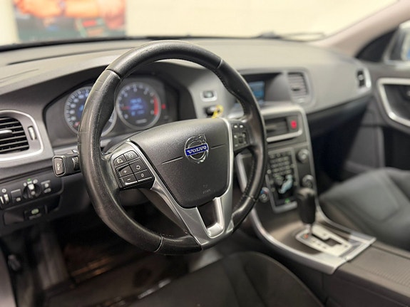 Volvo V60 10 of 23