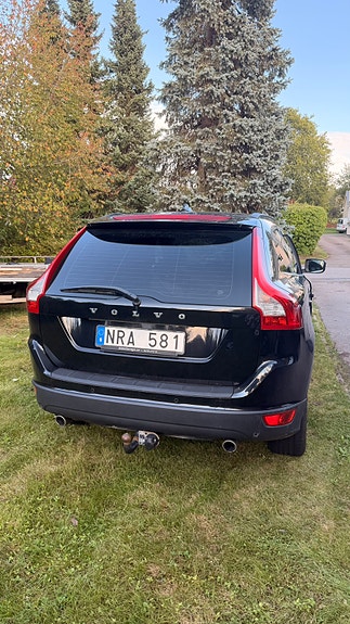 Volvo XC60 2 of 12