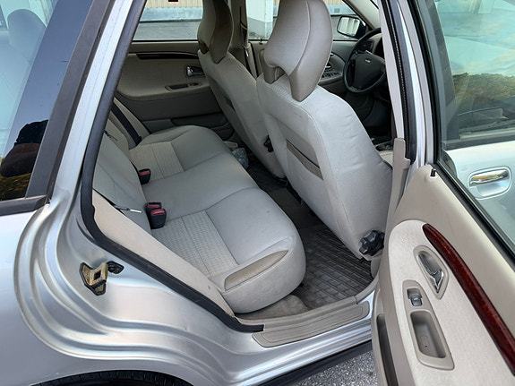 Volvo V40 6 of 7