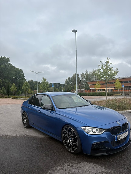 BMW 335i 2 of 4
