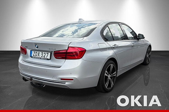 BMW 320i 6 of 19