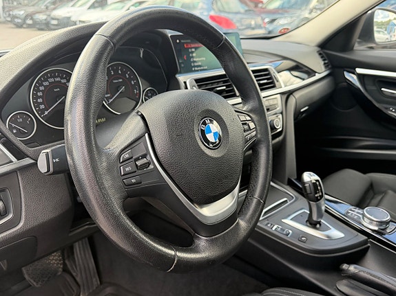 BMW 320i 11 of 19