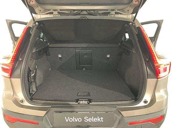 Volvo XC40 13 of 13