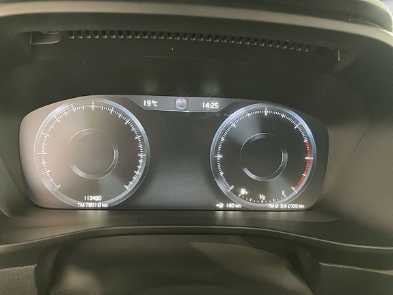 Volvo XC40 11 of 13