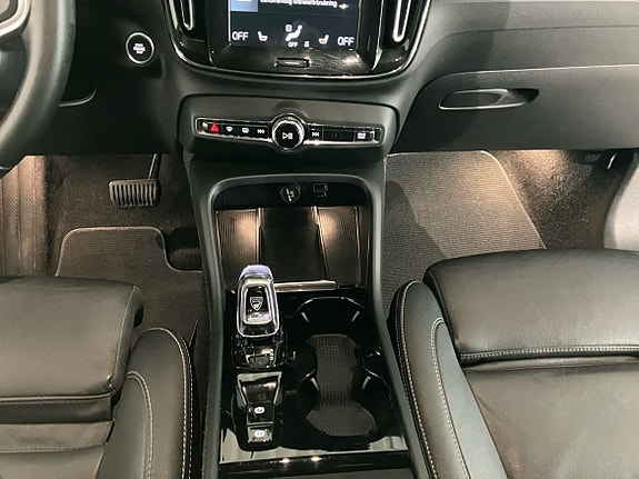Volvo XC40 12 of 13