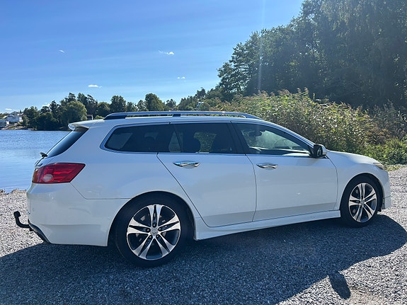 Honda Accord 4 of 8