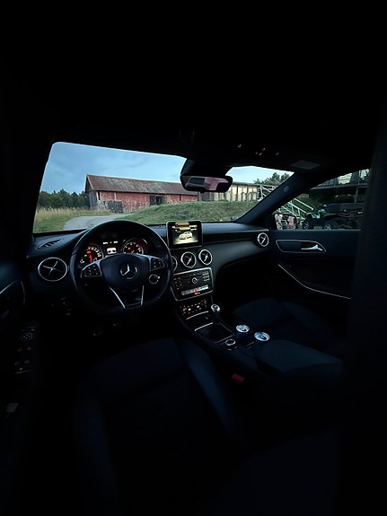 Mercedes-Benz A180 d 4 of 8