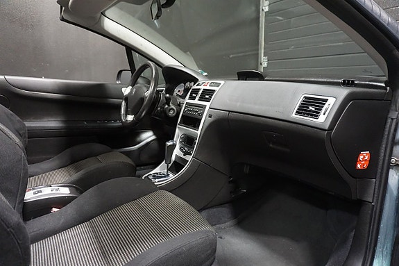 Peugeot 307 CC 12 of 19