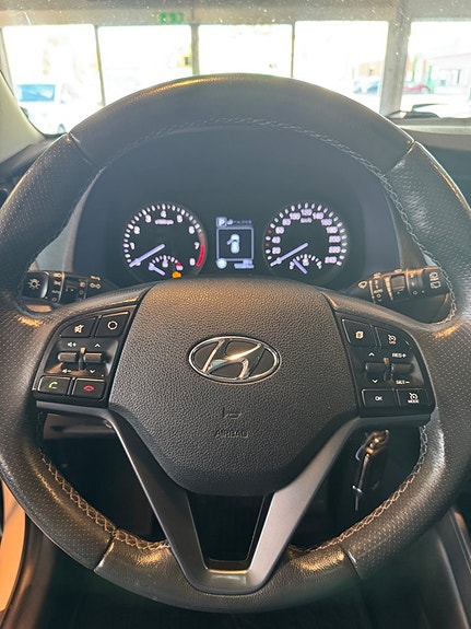Hyundai Tucson 8 of 11