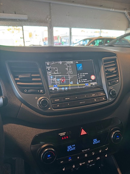 Hyundai Tucson 9 of 11