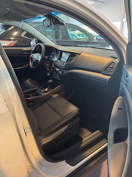 Hyundai Tucson 6 of 11