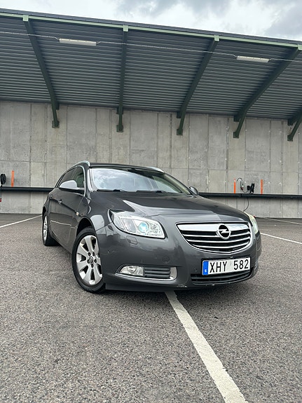 Opel Insignia 2 of 10
