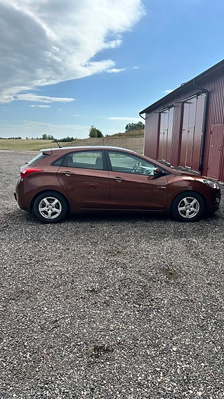 Hyundai i30 3 of 10